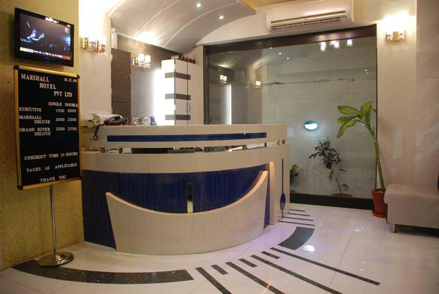 Capital O 978 Marshall The Hotel Ахмедабад Экстерьер фото